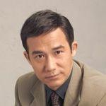 光影流转间，李子雄的温婉与锋芒
