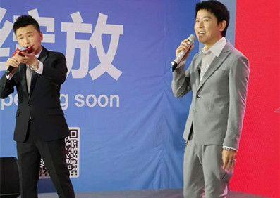 伍思凯:朗月清风里,用歌声守护家的温暖