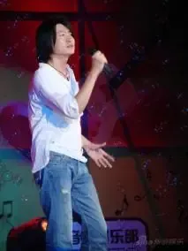 游鸿明照片